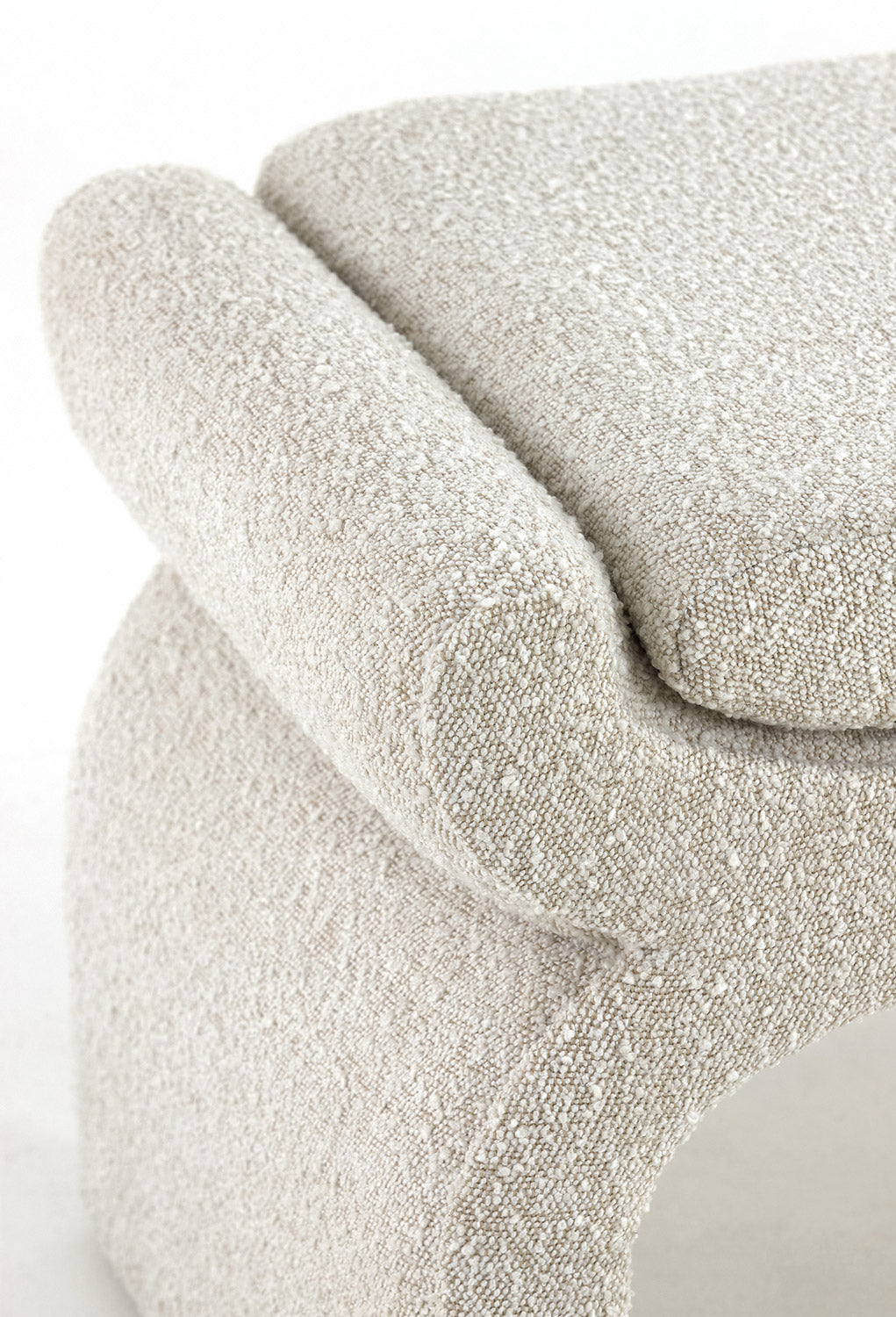 Bouclé Polsterbank Nafya - Blume Exclusiv Interior Beige Polsterbank Nafya: mit Bouclé Stoff ✓ Aktuelle Wohntrends