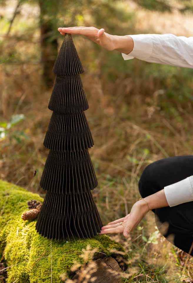 Weihnachtsbaum aus Papier schwarz