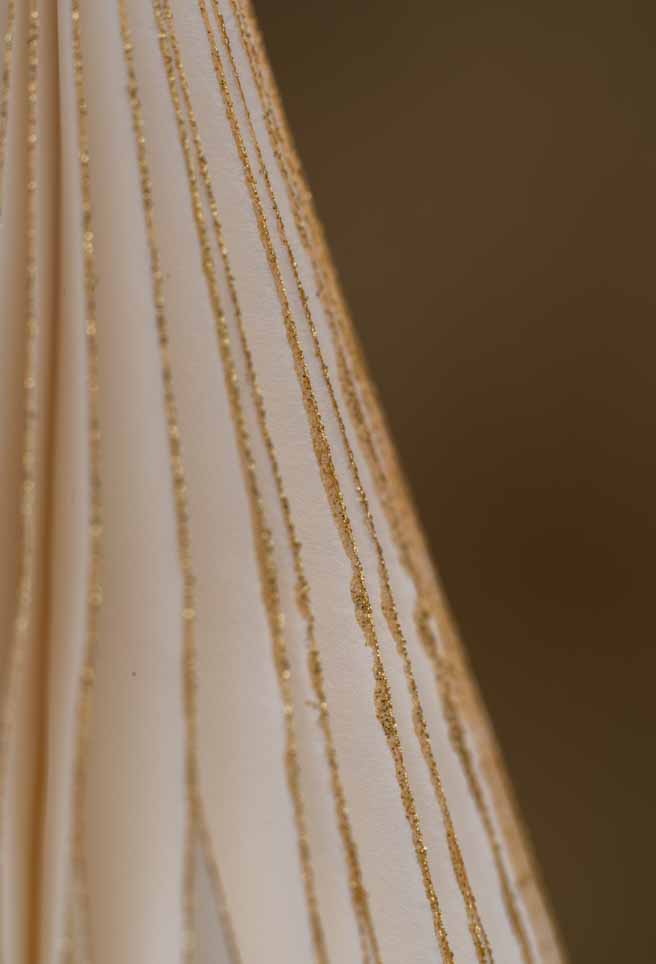 Weihnachtsbaum aus Papier creme/ off-white mit Glitter