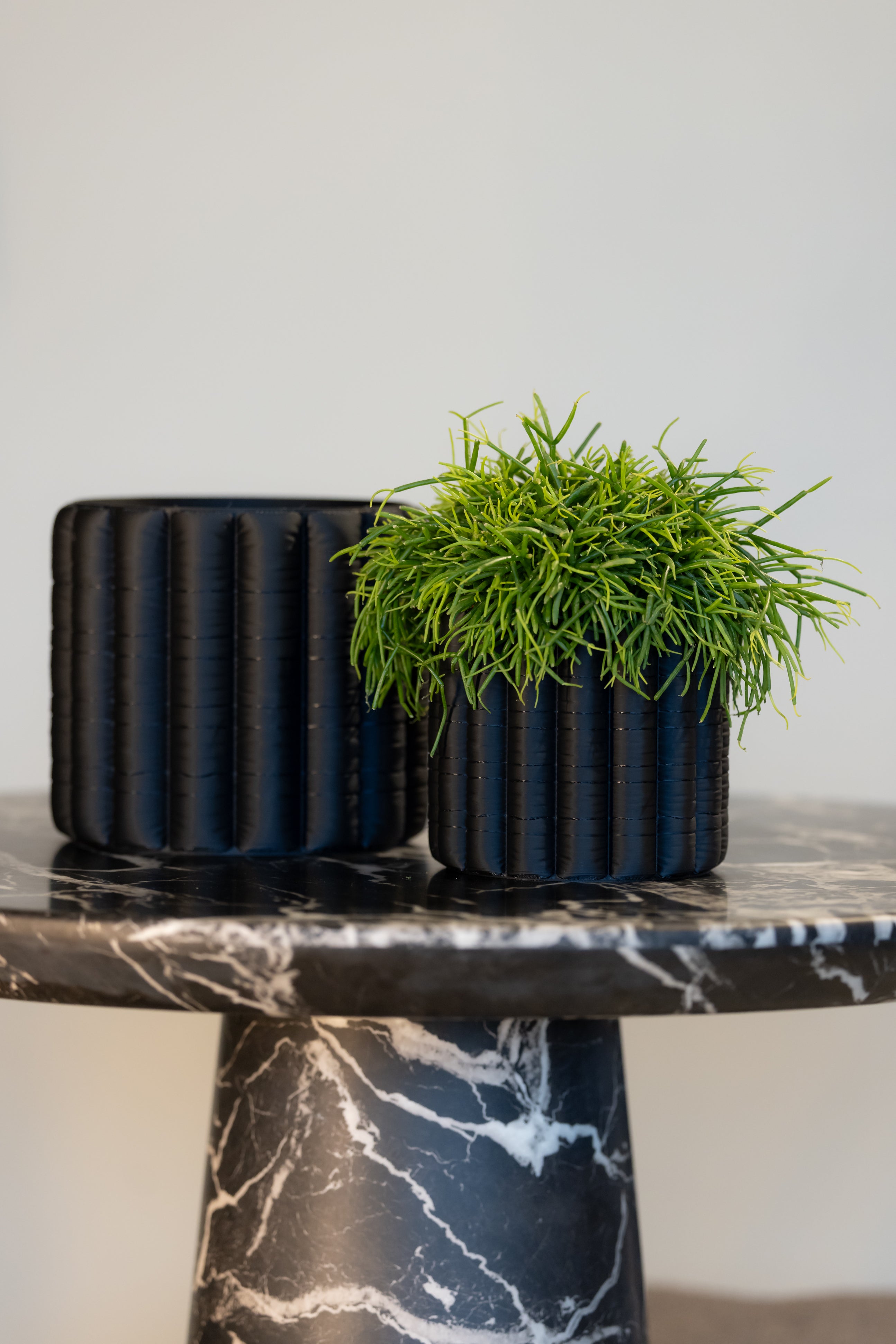 Übertopf Textura Rise schwarz