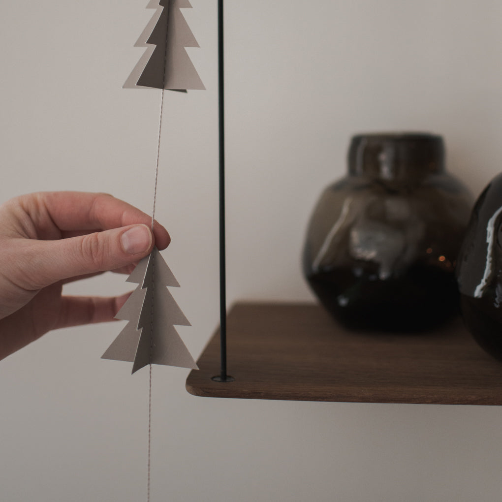 Garland Tree taupe/ grau – Papiergirlande